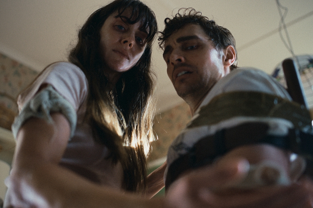 愛就是互相傷害！《永遠在一起》影評：相愛相殺到骨髓裡的婚姻邪教電影