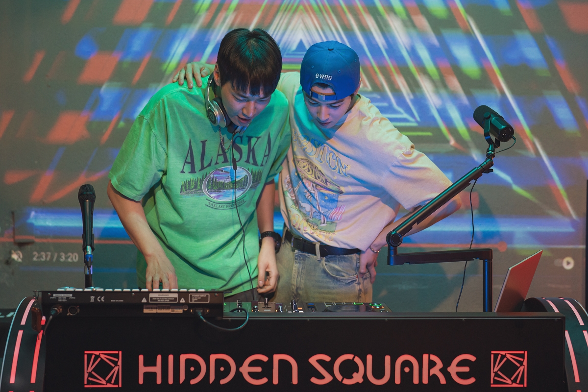 《放飛旅行團》影評：無所不在的車銀優、和令人魂牽夢縈的青春回憶